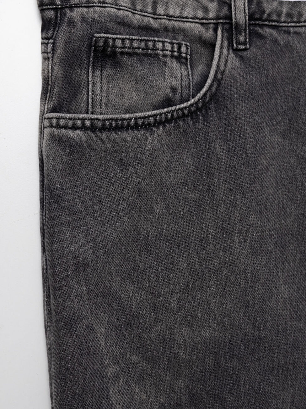 MoreThanFriends 102 Baggy Jean